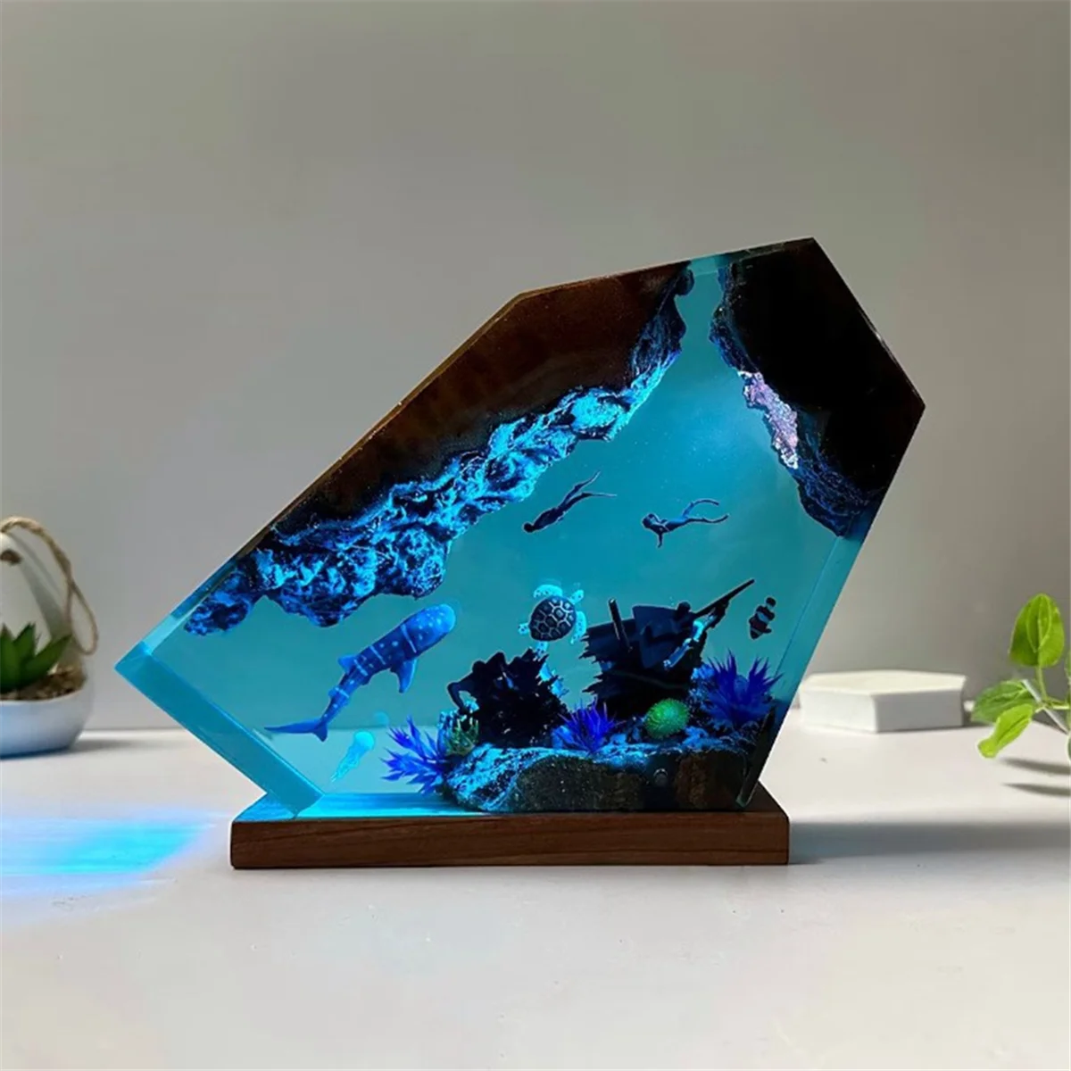 Undersea Resin Lamp Whale Turtle Human Diving Night Light Home Gift Office, Desk Bedroom Decoration Night Light