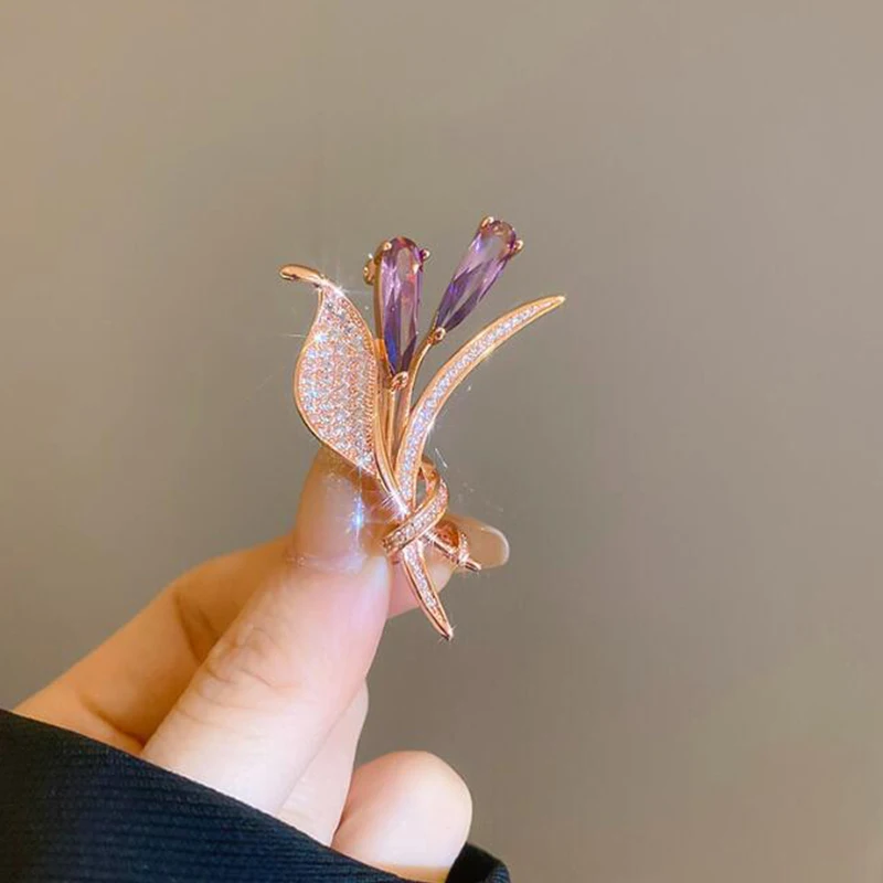 Cute High-grade Flower Brooches Exquisite Lapel Pins For Women Girls Fashion Versatile Corsage Clothing Accessories Gifts