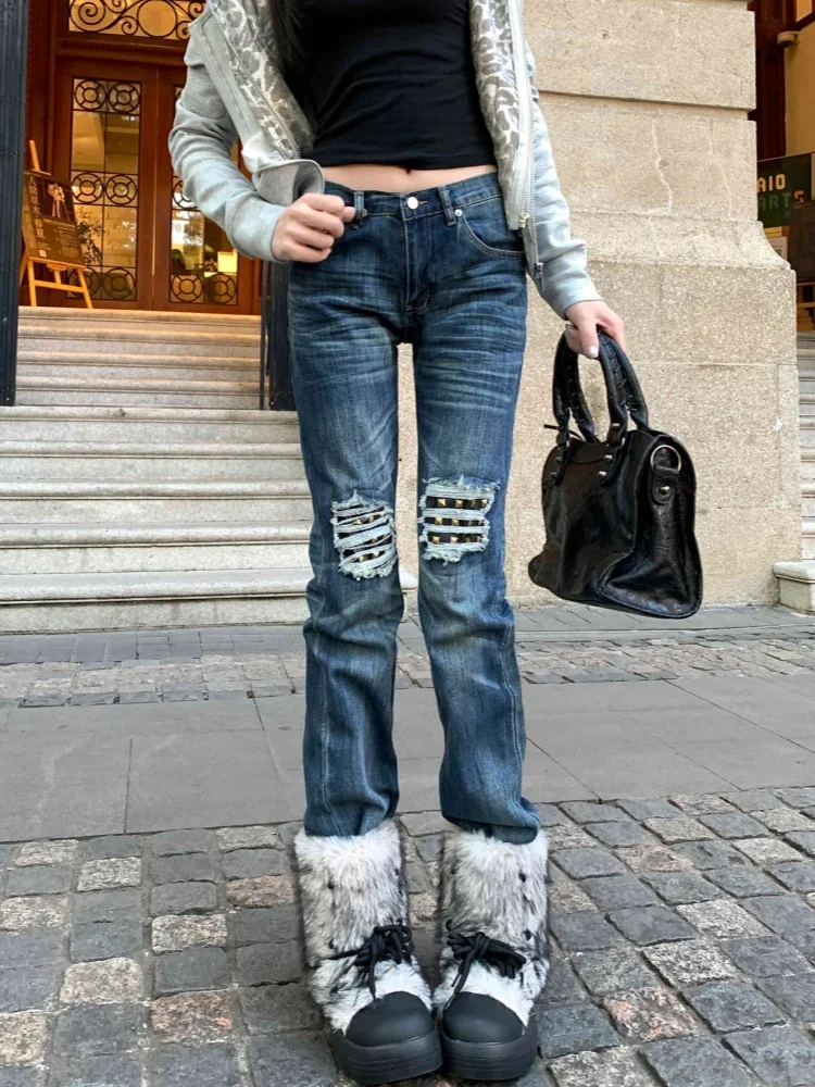 กางเกงยีนส์ขาดทรงสลิมสไตล์อเมริกันย้อนยุค Y2K ปี 2025 ประดับหมุด แฟชั่นใหม่สำหรับผู้หญิง เอวต่ำ สีน้ำเงินฟอก