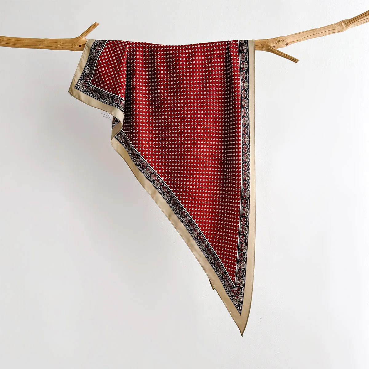 2026 New Stacked Wear Twill Triangle Scarf Waist Tie Triangular Shape Versatile Decorative Headscarf Neck Tie Stylish Layering