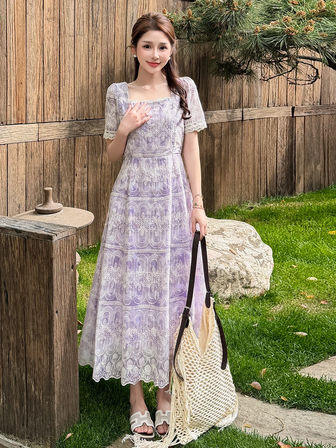 

Elegant Embroidered Lace Dress Women's Summer New Style Slimming Short Sleeve Square Collar Midi Dress Comfortable Fit A-Line...