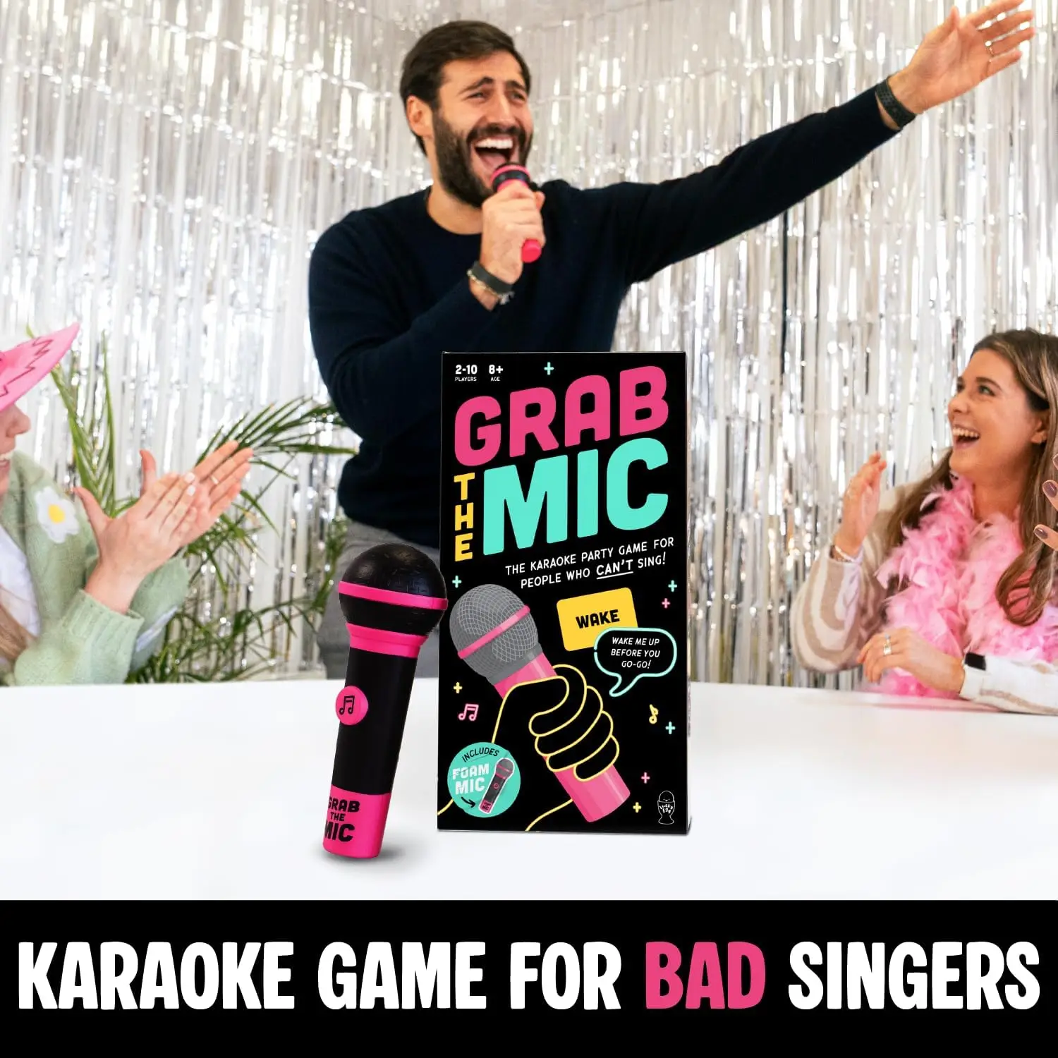 公式「Grab The Mic」 – ファミリーカラオケボードゲーム（フォームマイク付き）、8歳以上、2～10人プレイ可能 - 悪い歌を歌う人向けゲーム（240曲の歌詞付き）
