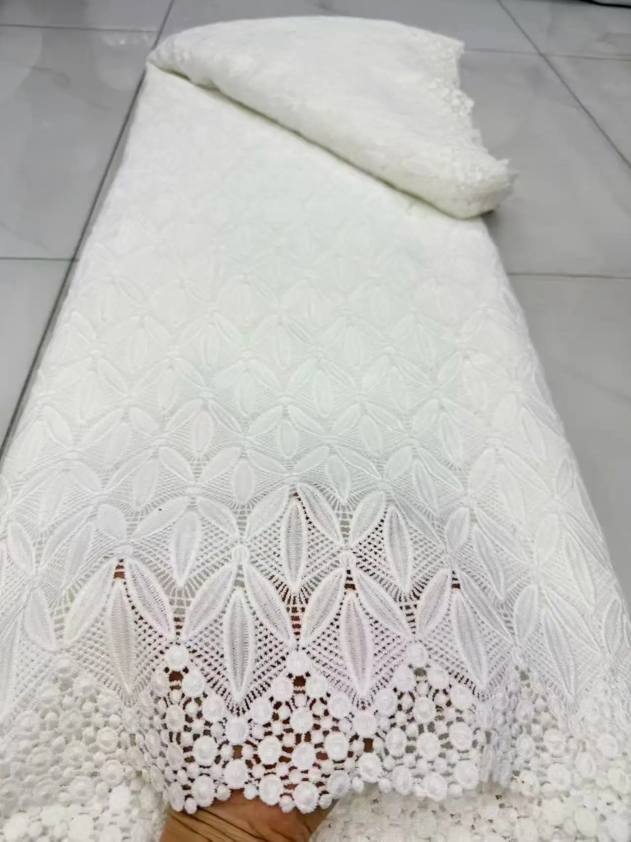 New Design White Milk Silk Water Soluble African Lace Fabric Nigerian Guipure Cord for Party Dress Sewing