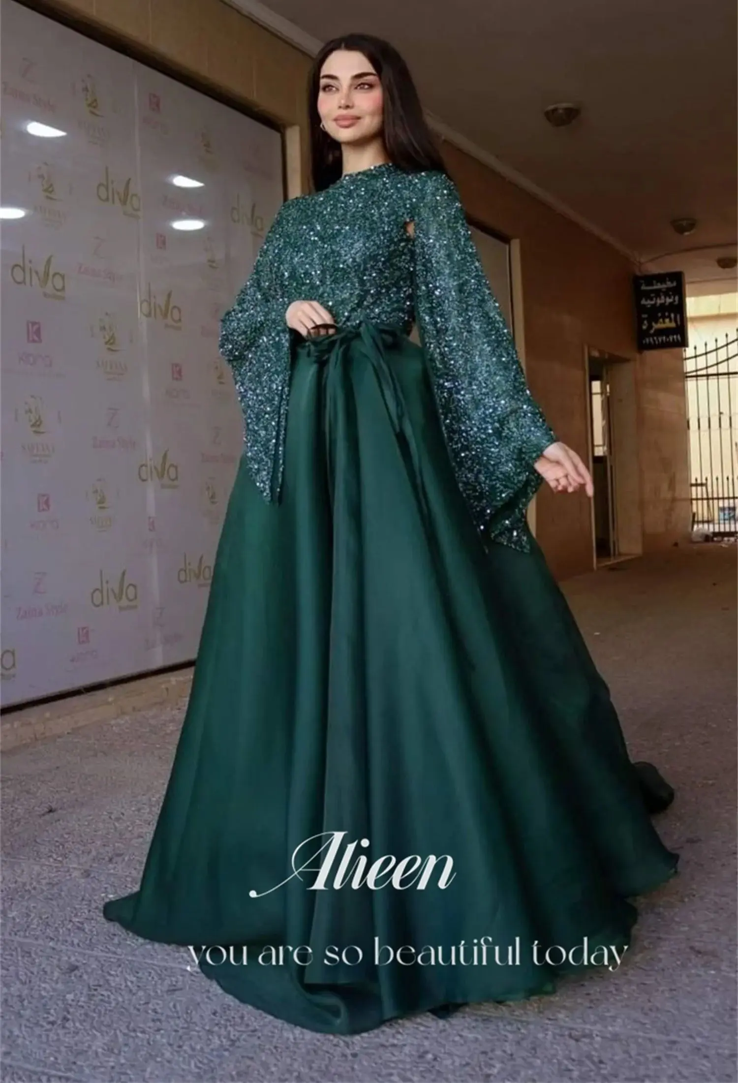 A-line Bead Embroidery Dark Green Scalloped Long Sleeves Chubby Elegant Party Dresses Woman Evening Gala Prom Customized Dress