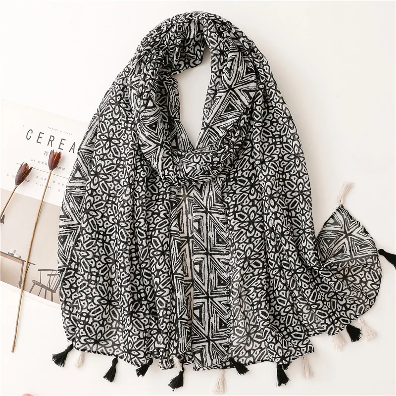 2022 Newest Women Newest Ombre Geometry Pattern Scarf Cotton Tassel Scarf Shawls 7prints