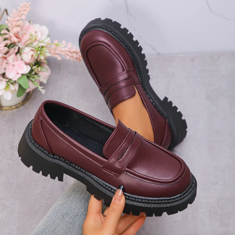 

Новинка 2023 года, модные женские туфли на плоской подошве в британском стиле, повседневные лоферы на толстой подошве с круглым носком, полиуретановая резина, весенне-осенние туфли на плоской подошве