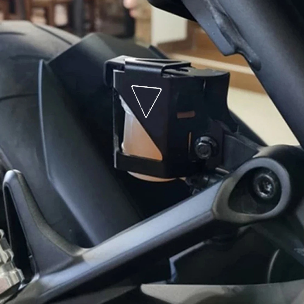 Trident задний резервуар тормозной жидкости Cap Крышка Цилиндра Защитная крышка для TIGER 800 DAYTONA 675/675 Sport 660 Trident 660