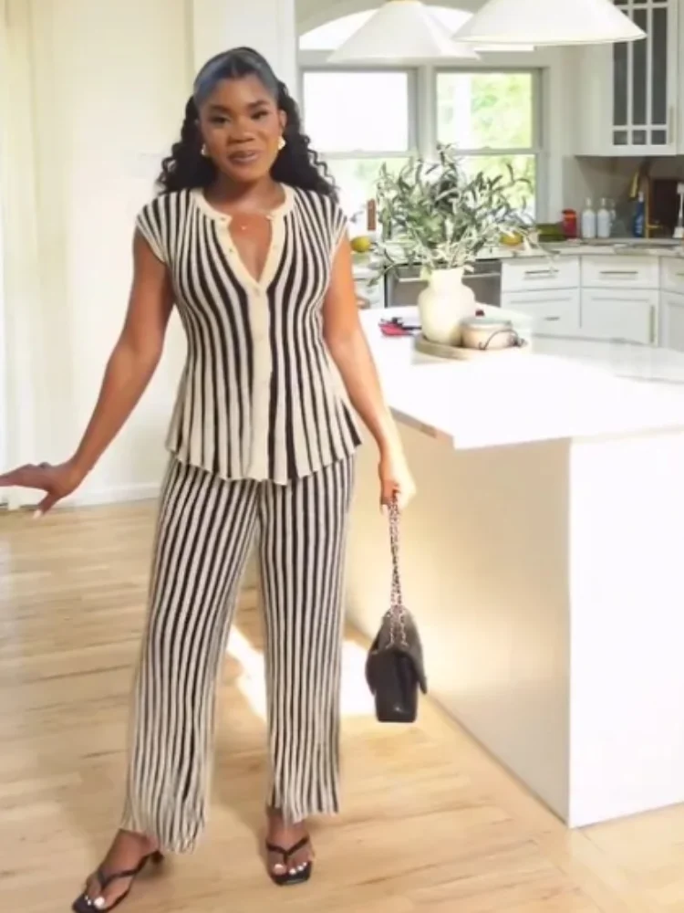 

Contrast Stripes Knitted Pant Suit Women Elegant O Neck Single Breasted Top Wide Leg Pant Set 2025 Chic Lady High Street Wear zz