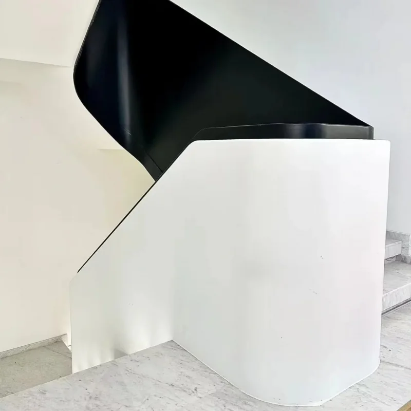 custom.Commercial Building Indoor Customized Metal Staircase with Black Glass Railing Durable Stair Modern Design Apartm