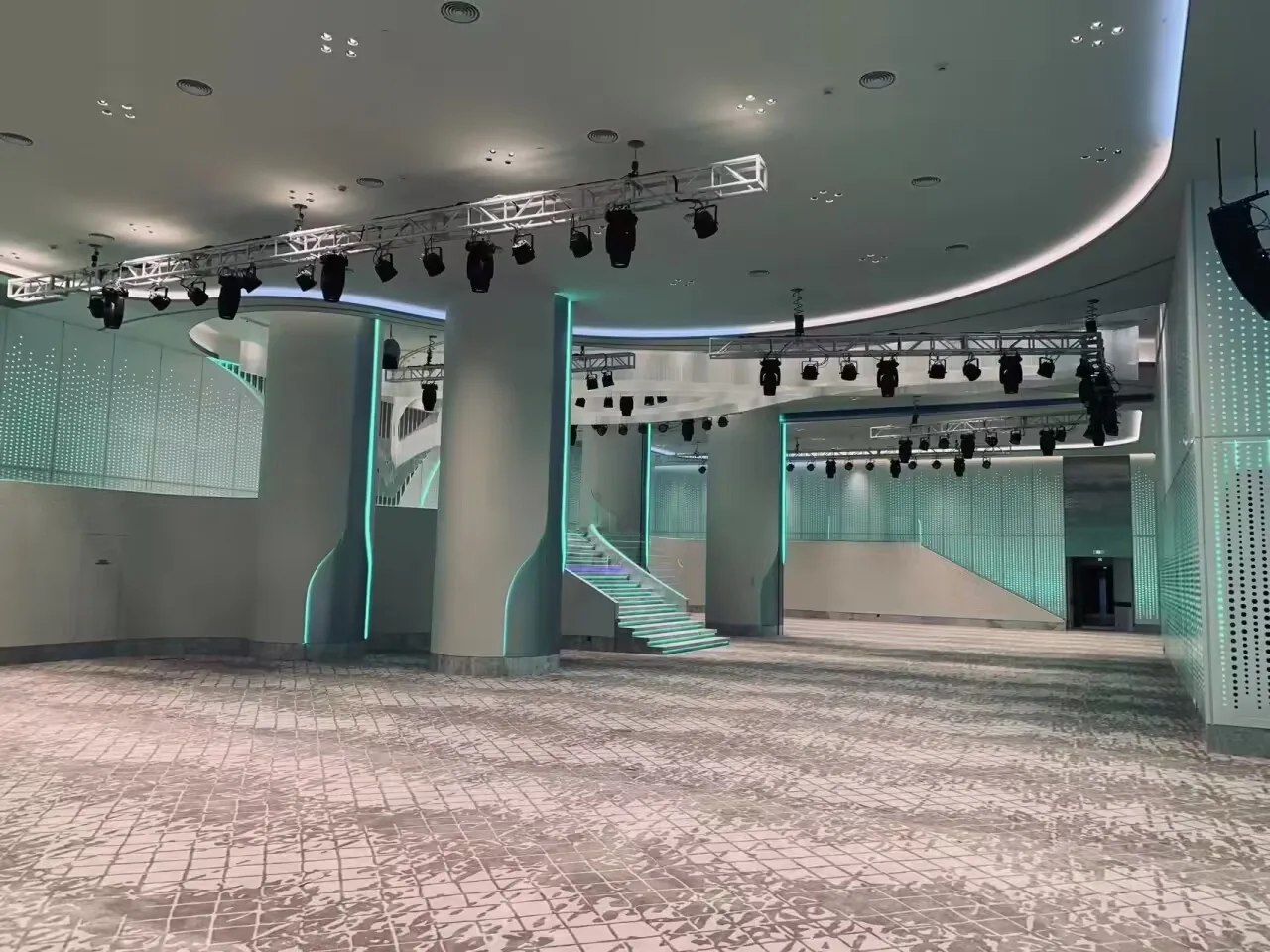 Strong On Sale Aluminum Lighting Truss Which Can 100% Compatible Spigot/bolt Truss For Wedding, Concert