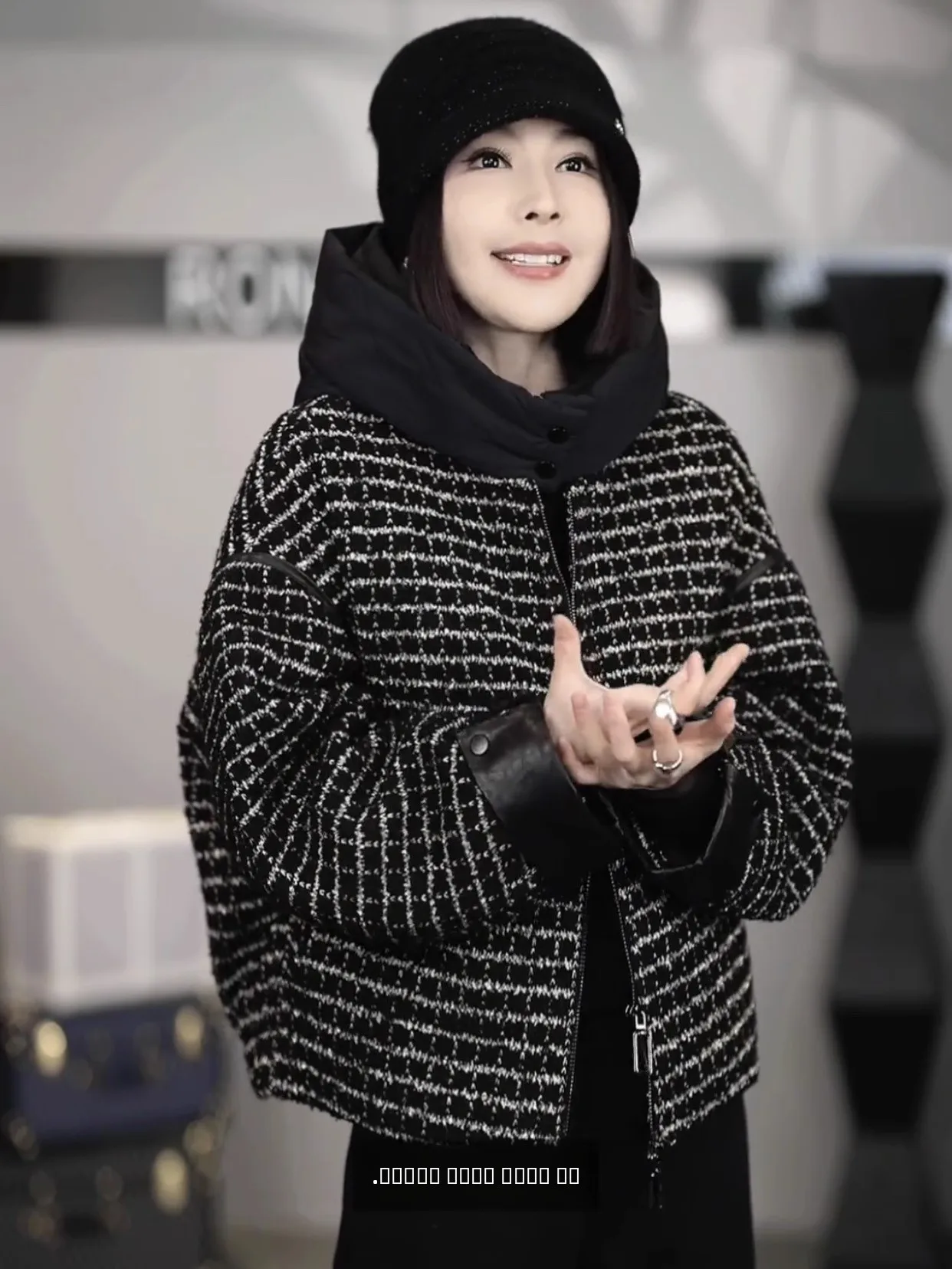 

Sli ort Puffer Jaet Женское стеганое пальто Bla Foamy Winter Thiened Casual Faion из полиэфирного волокна White Du down