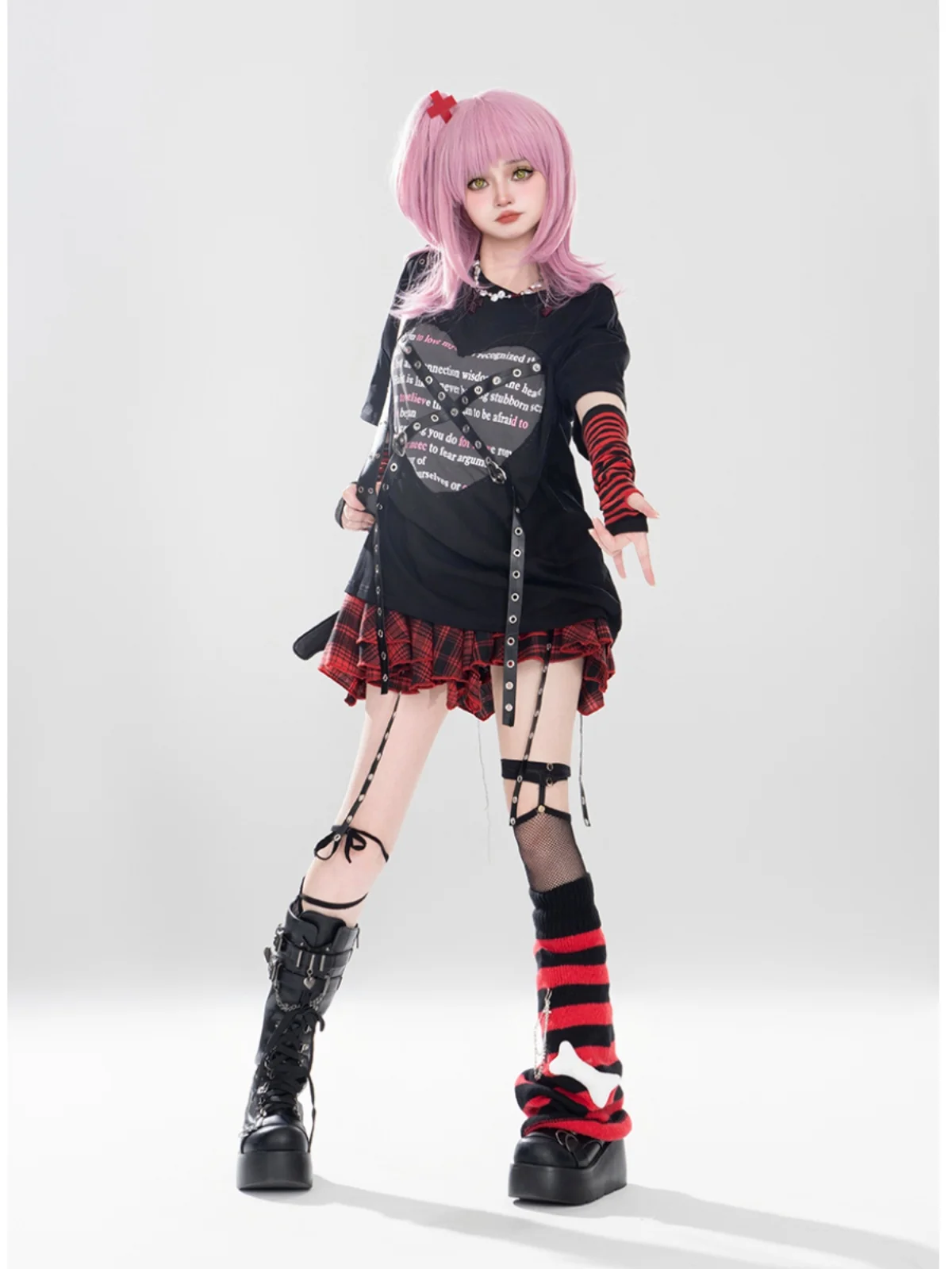 Kaus Longgar Lengan Pendek Gambar Cetak Hati Gesper PU Subkultur Harajuku Jepang Atasan Rok Sambungan Kotak-kotak Set Dua Potong Wanita