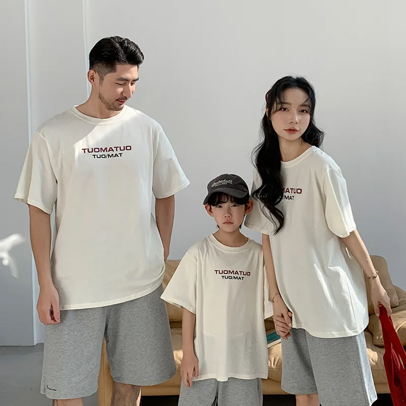 Family Matching T-Shirts 2026 Summer New 100% Cotton Short Sleeve O Neck Loose Tops for Mom Dad Kids Family Look Casual Outfits