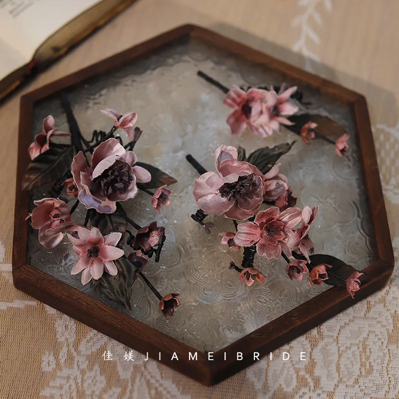 

Bride Gradual Change Rouge Camellia Lily of The Valley Headgear Tube Top New Chinese Ceremony Head Flower