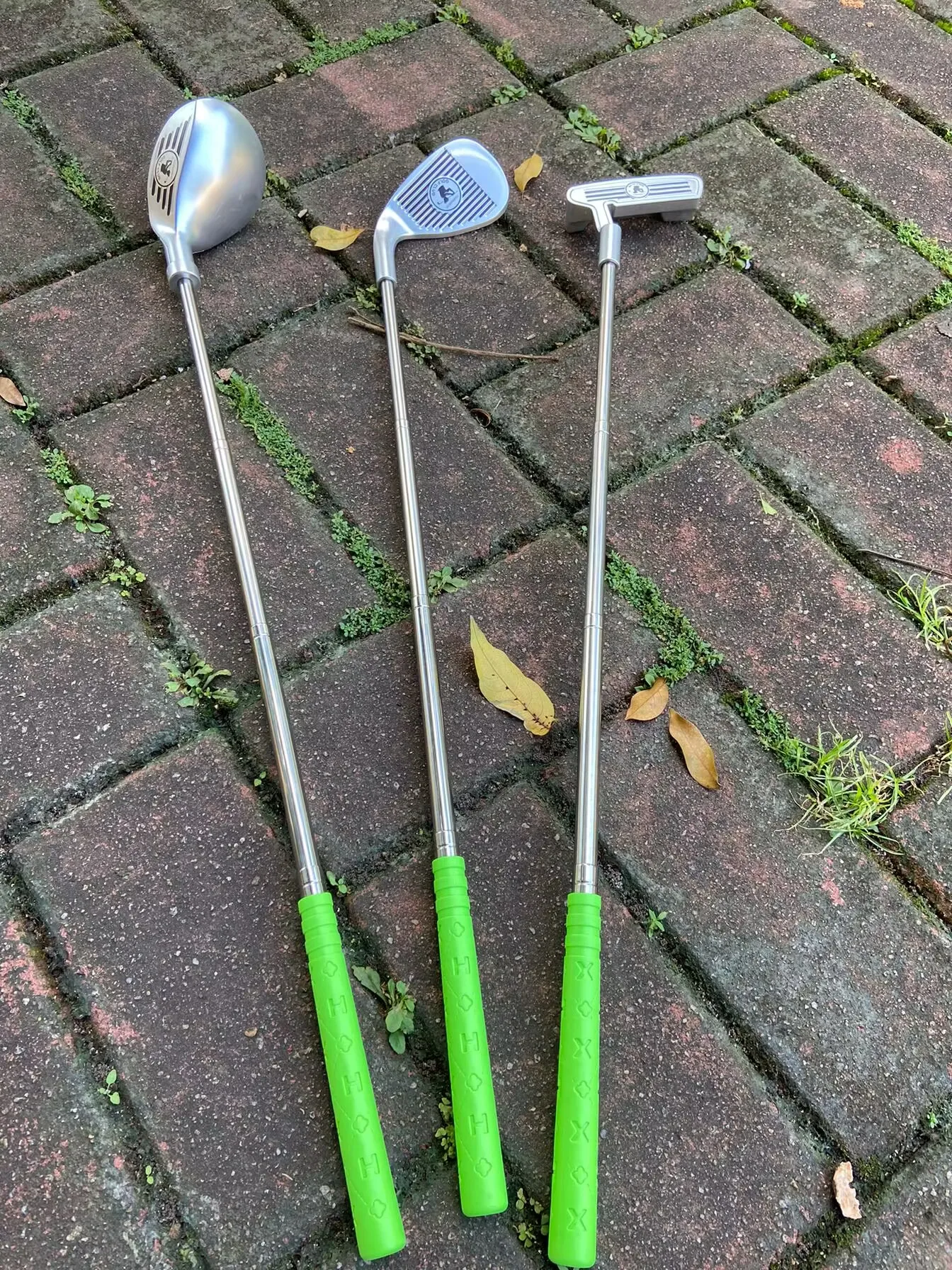 Conjunto de acessórios de golfe telescópico 2 em 1 de 3 barras de 26 polegadas (66 cm), 5 bolas de treinamento brancas, entretenimento infantil de 3 a 8 anos 777-529