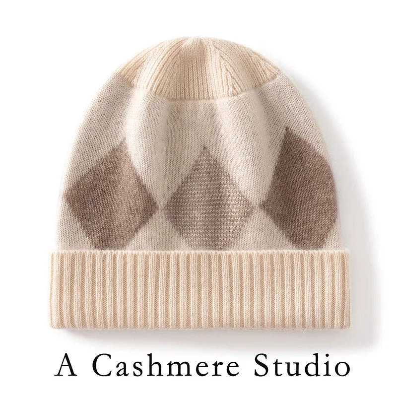Ln The Winter of 2025, 100% Cashmere Knitted Color Matching, unisex Wild Winter Outdoor Warm Cashmere Hat.