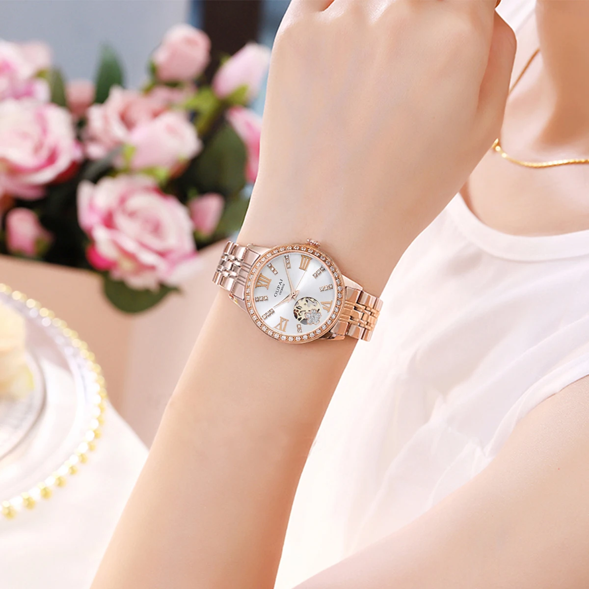 Oupai ラウンドダイヤル レディース ステンレススチールストラップ ローズゴールド 夜光針 クォーツムーブメント ファッション性と洗練さ