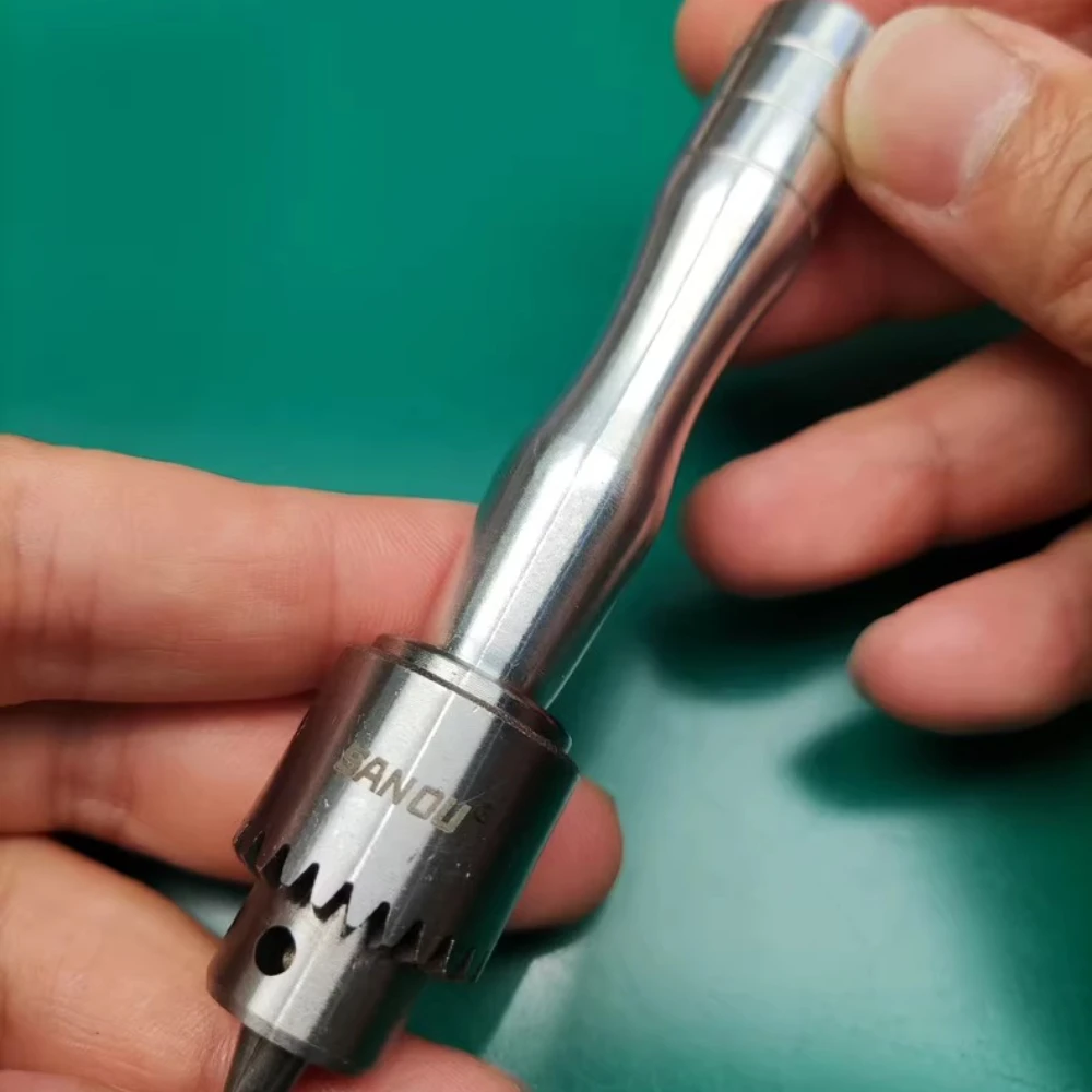 

Цельнометаллические цанги 0,3-4 мм для ремонта часов. Легкая ручка из алюминиевого сплава для ежедневного обслуживания оси зажимного колеса.