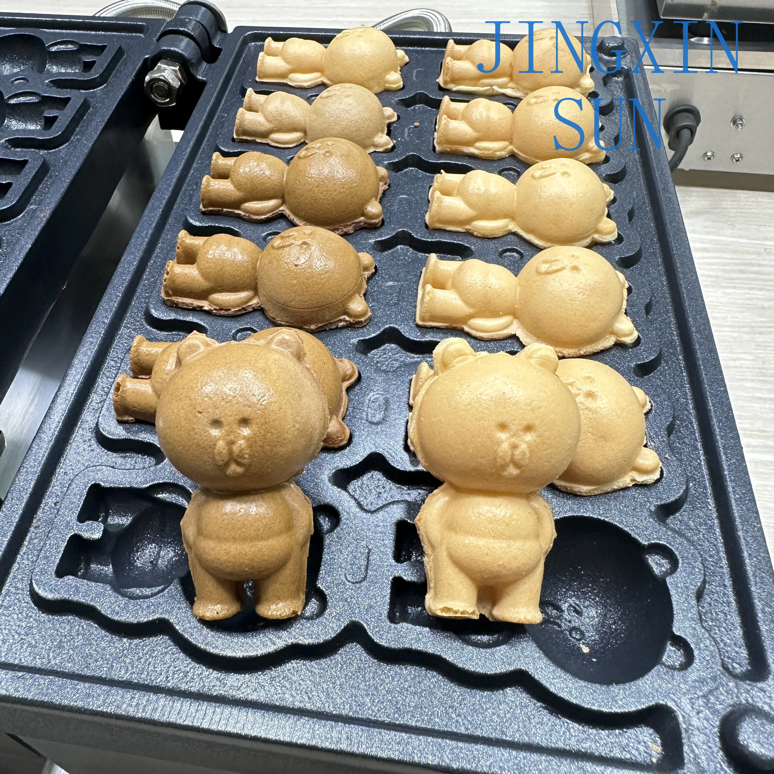 Custom Mold Waffle Machine for Small Business Mini Animal Cake Baker for Commercial Use Little Bear Shape Waffle Makers with CE