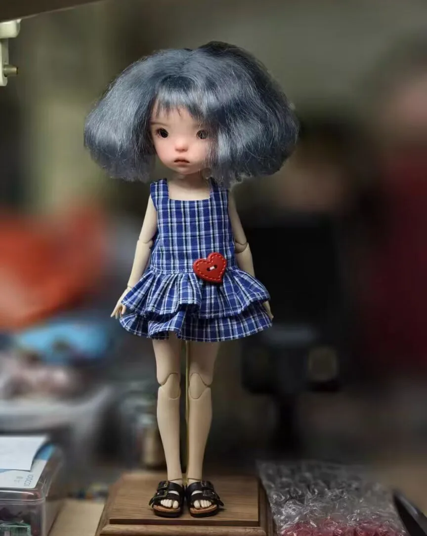 

1 шт., цельное платье в рутильном стиле 2025 Blythe/landoudou в клетку с красной розой (подходит для Lulu,ymy24,Ob22,24,26,zone, Дженни)