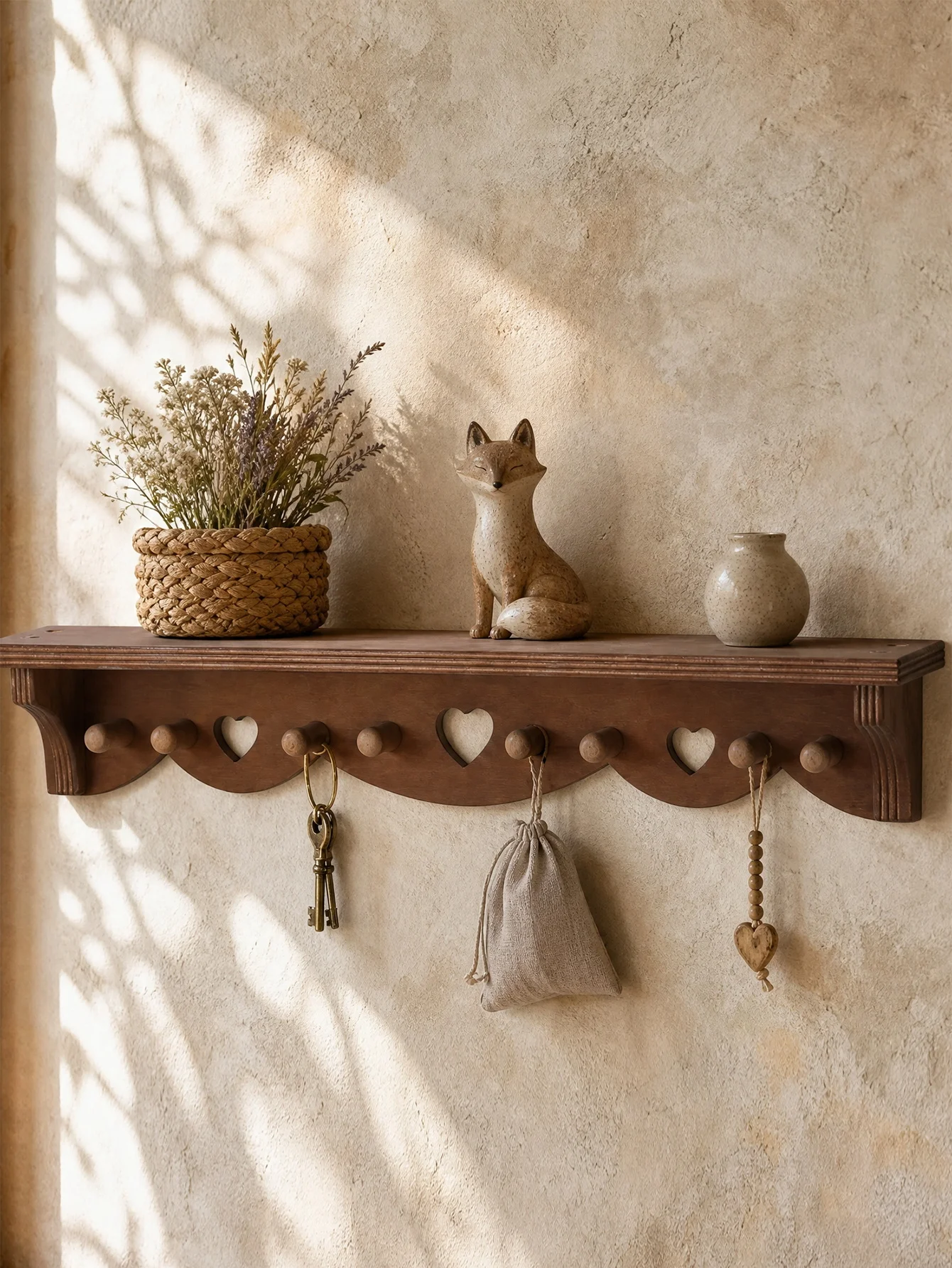 Rustic Wooden Wall Shelf with Hooks Heart Hollow Design Wall‑Mount Key Hanger Vintage Storage Organizer for Entryway Home Decor