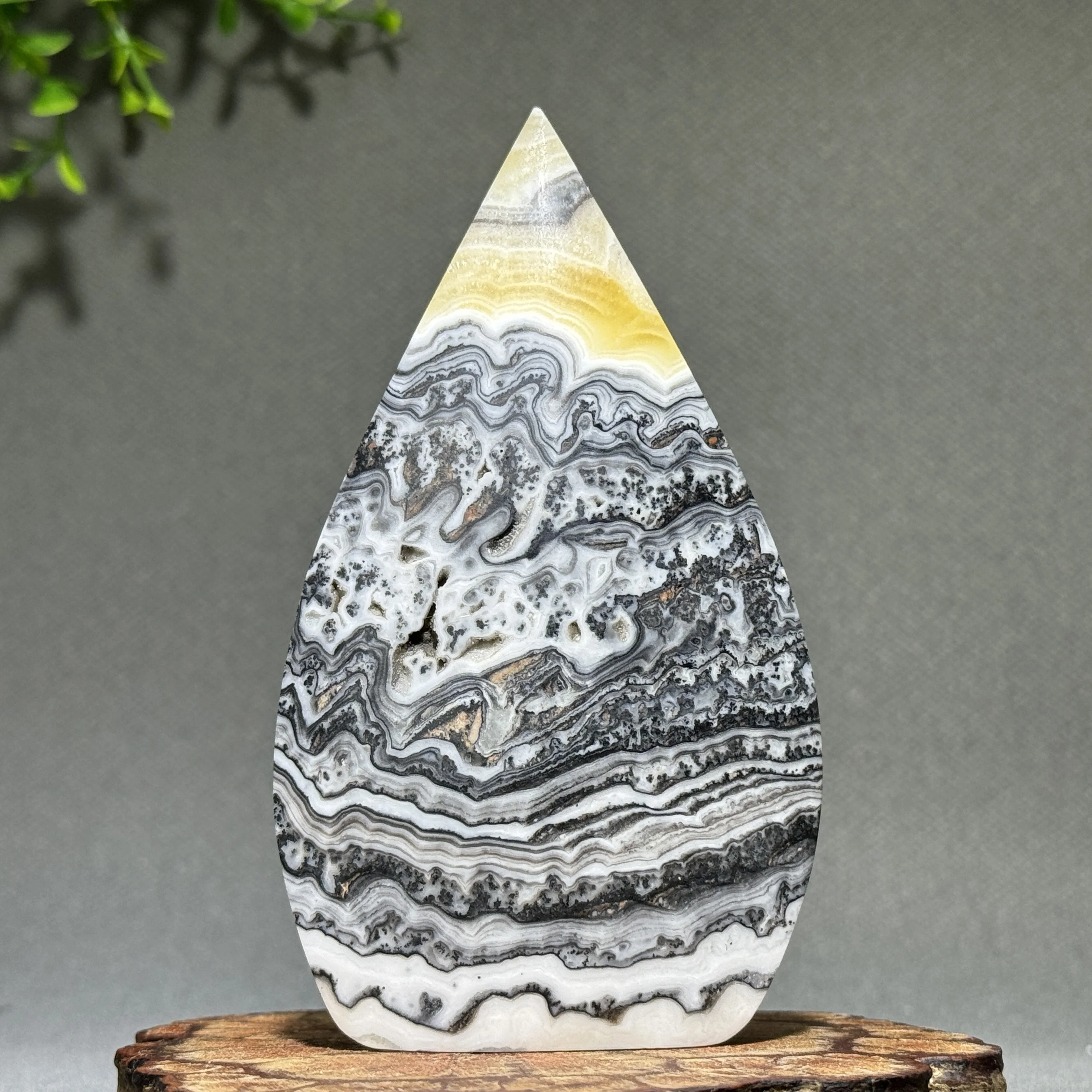Natural Mineral Quartz Stripe Calcite Free Form Torch Home Decoration Energy Spiritual Therapy Meditation Witchcraft Chakra