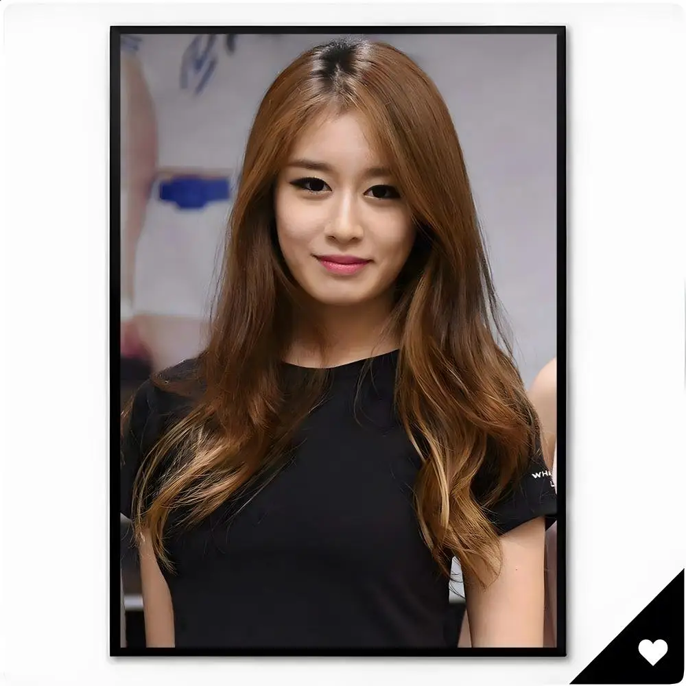 Singer Kpop Performer P-Park Ji Yeon Poster Framed Wall Art Painting for Living Room Interior Decor and Gift Options