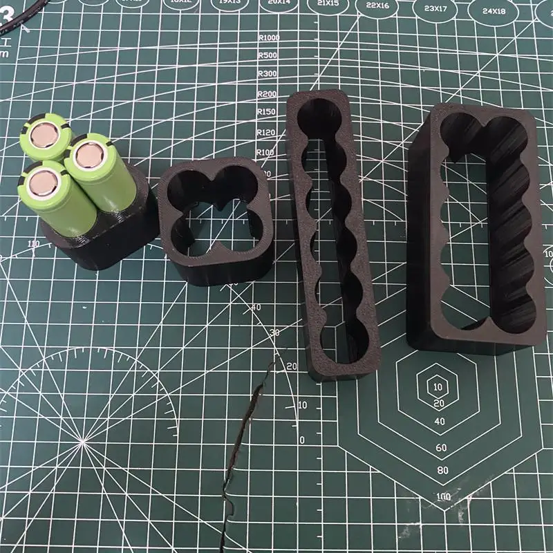 18650 Lithium Battery Welding Fixture 1/4Pcs Assembly Bracket for Heavy Duty Spot Welding Battery Crafting Needs