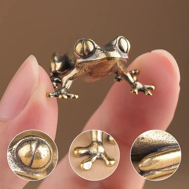 Mini Retro Brass Frog Figurines Vintage Toad Small Statues for Desktop Home Decoration Tea Pet Handcraft Ornaments