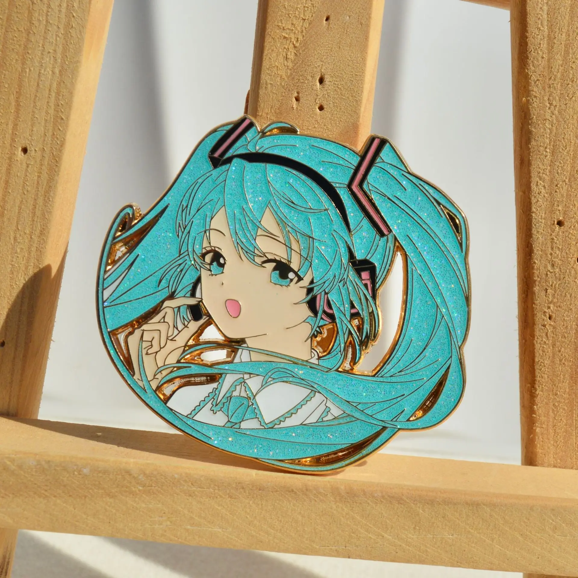 hatsune-miku-esmalte-pinos-vocaloid-emblemas-derivados-anime-perifericos-broches-para-mochila-roupas-lapela-cosplay-brinquedo-presentes