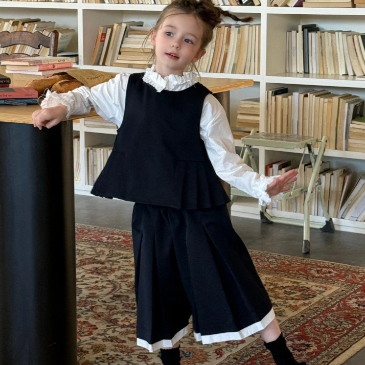 Girls Suit 2026 Autumn and Winter New Childrens Clothes Girls Baby College Atmosphere Quality Vest Seven Minute Pants Two Sets