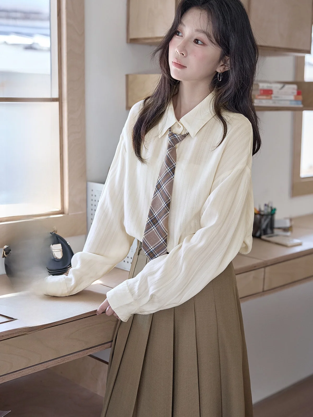 

Ele Long Sve irt Women's Apricot Color Commute Sle Korean Loose Fit Breathable Skin-Friendly Spring New Arrival