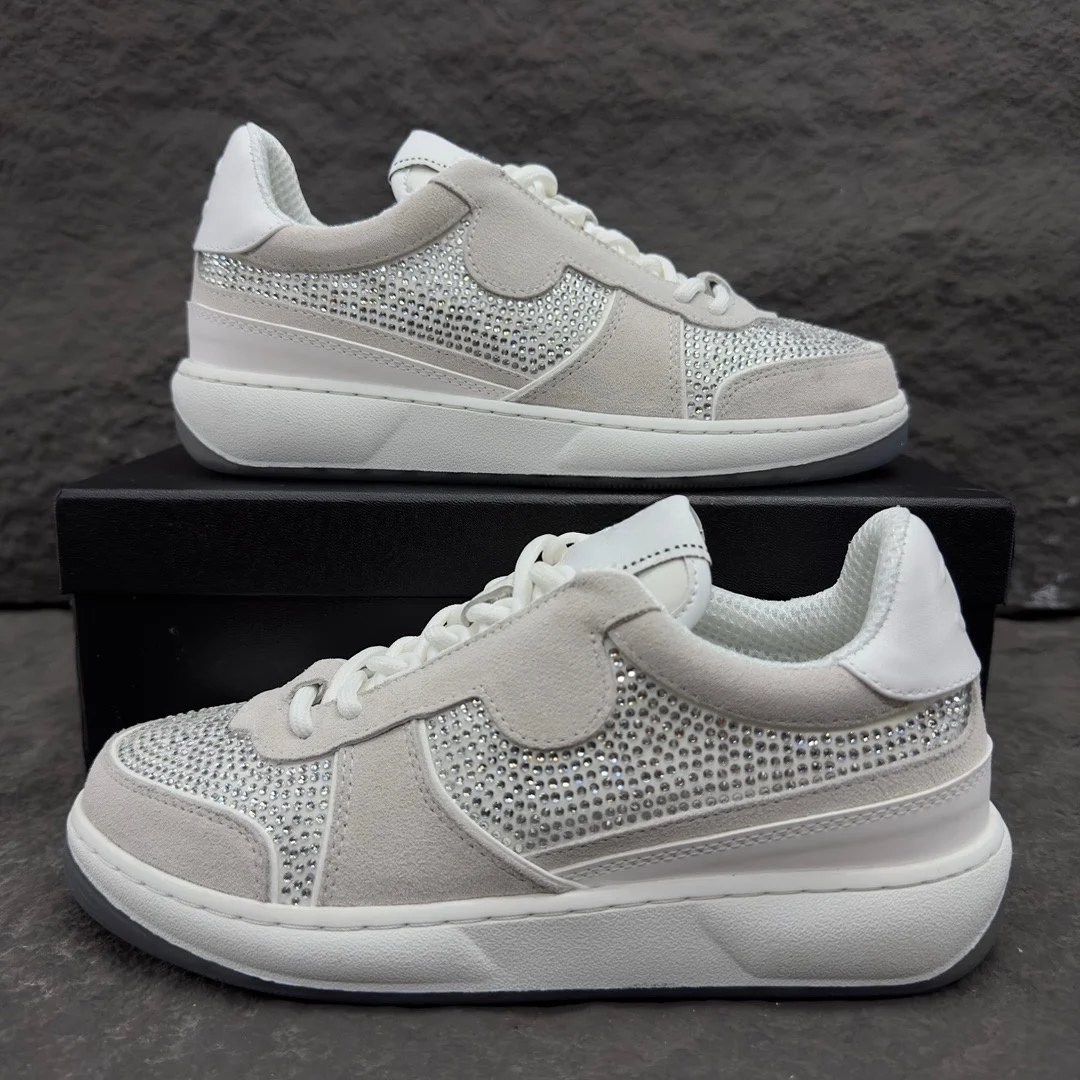 Outdoor Leisure Time Choice Unisex Casual Skate Shoes Men Women Fashion Board Sneakers Lightweight Upper Wear Resistant Sole Anti Slip Feature Lace Up Shoes For Teenagers City Travel