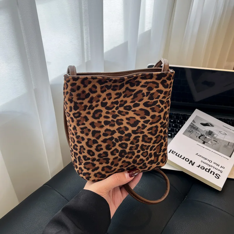 Korean Minimalist Suede Crossbody Bag Retro Leopard Print Shoulder Bag For Women Fall New Ins Style Mini Bucket Bag