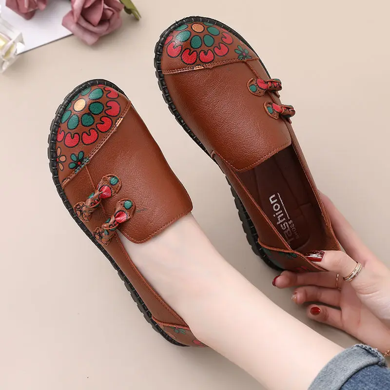 Retro Flats Spring Leather Shoes Women\'s Loafers Floral Mom Vintage Moccasins Ladies Flat Shoes Female Walking Footwear