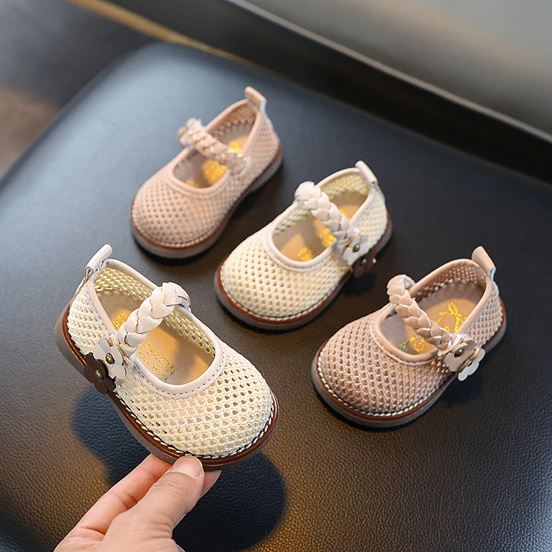 

Baby Walking Shoes Weave Comfortable Toddler Beach Shoes Sweet Flowers Soft Sole 2026 Summer New Kids Princess Casual Shoes