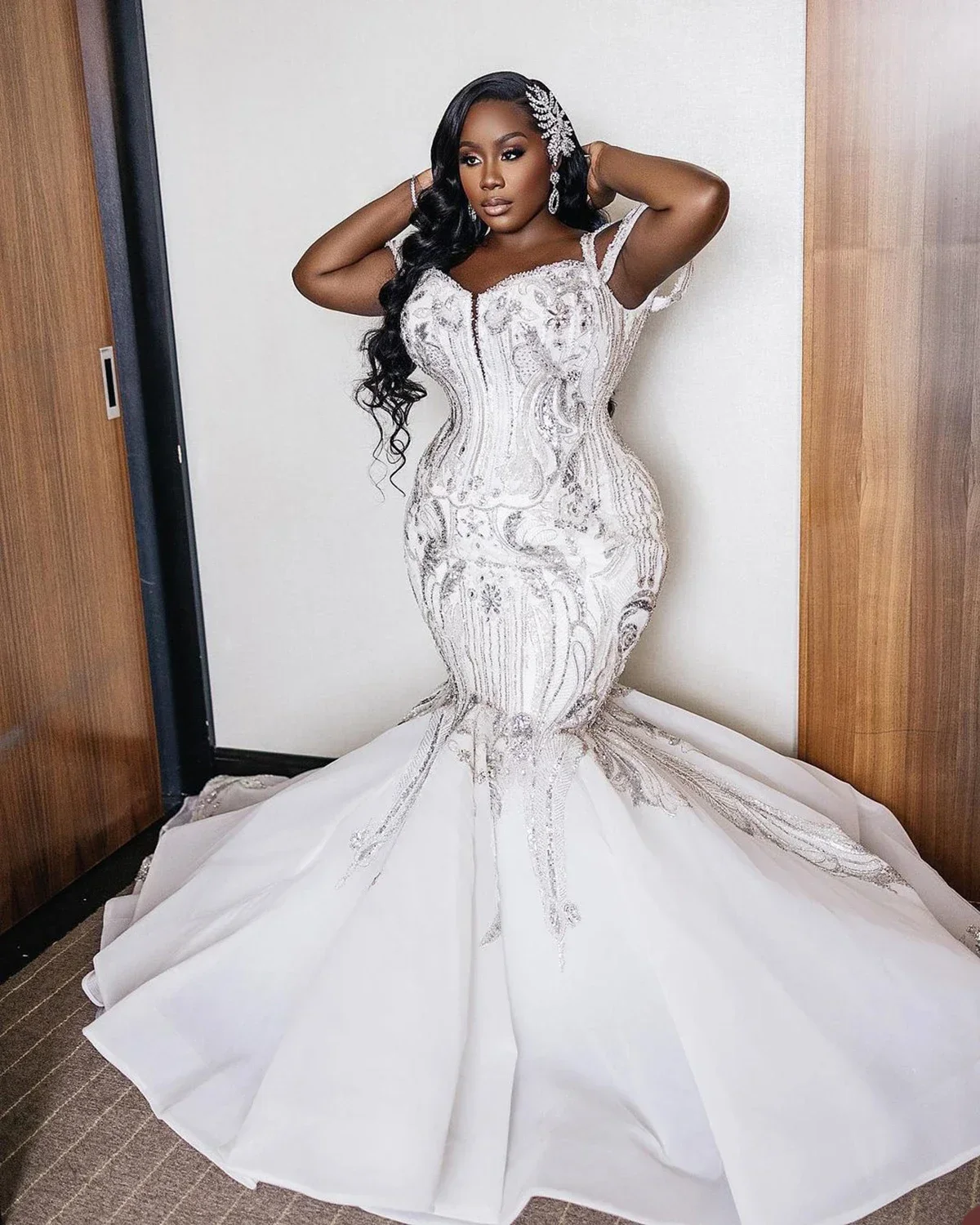 

Customized Off The Shoulder Sequins Mermaid Wedding Dress Chapel Train African Plus Size Robe Mariage Femme Bridal Gown