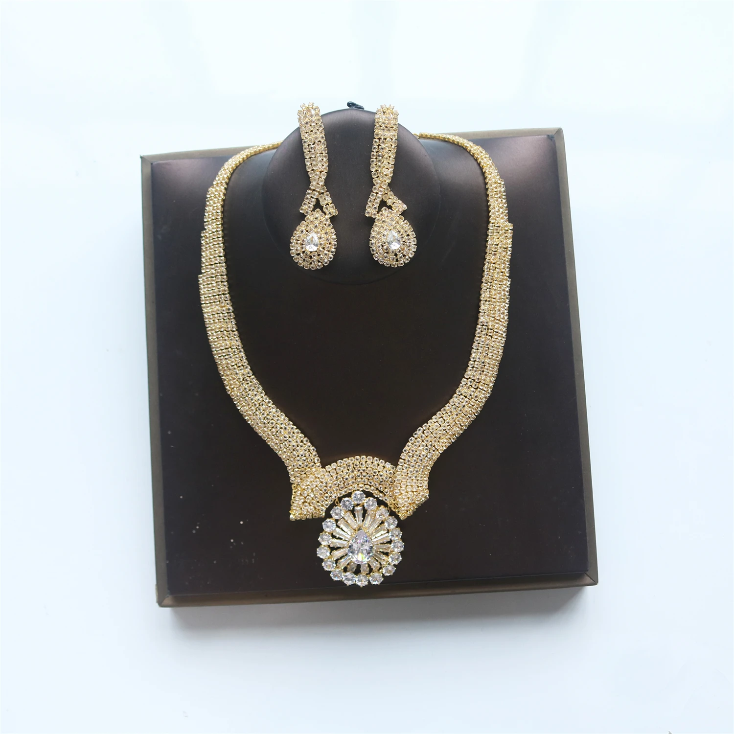 Elegant Luxury Zircon Necklace Set Banquet Party Gift Box Necklace Earring Set Romantic Jewelry Set Women's Accessories