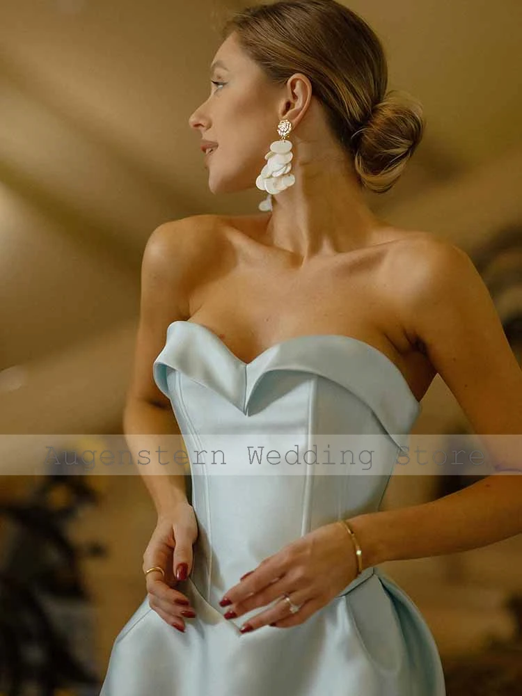 فساتين حفلات الكوكتيل النسائية البسيطة 2025 من الساتان على شكل حرف a لحفلات العودة للوطن أزرق سماوي بدون حمالات مطوي مكشكش برباط فستان حفلة موسيقية صغير #3