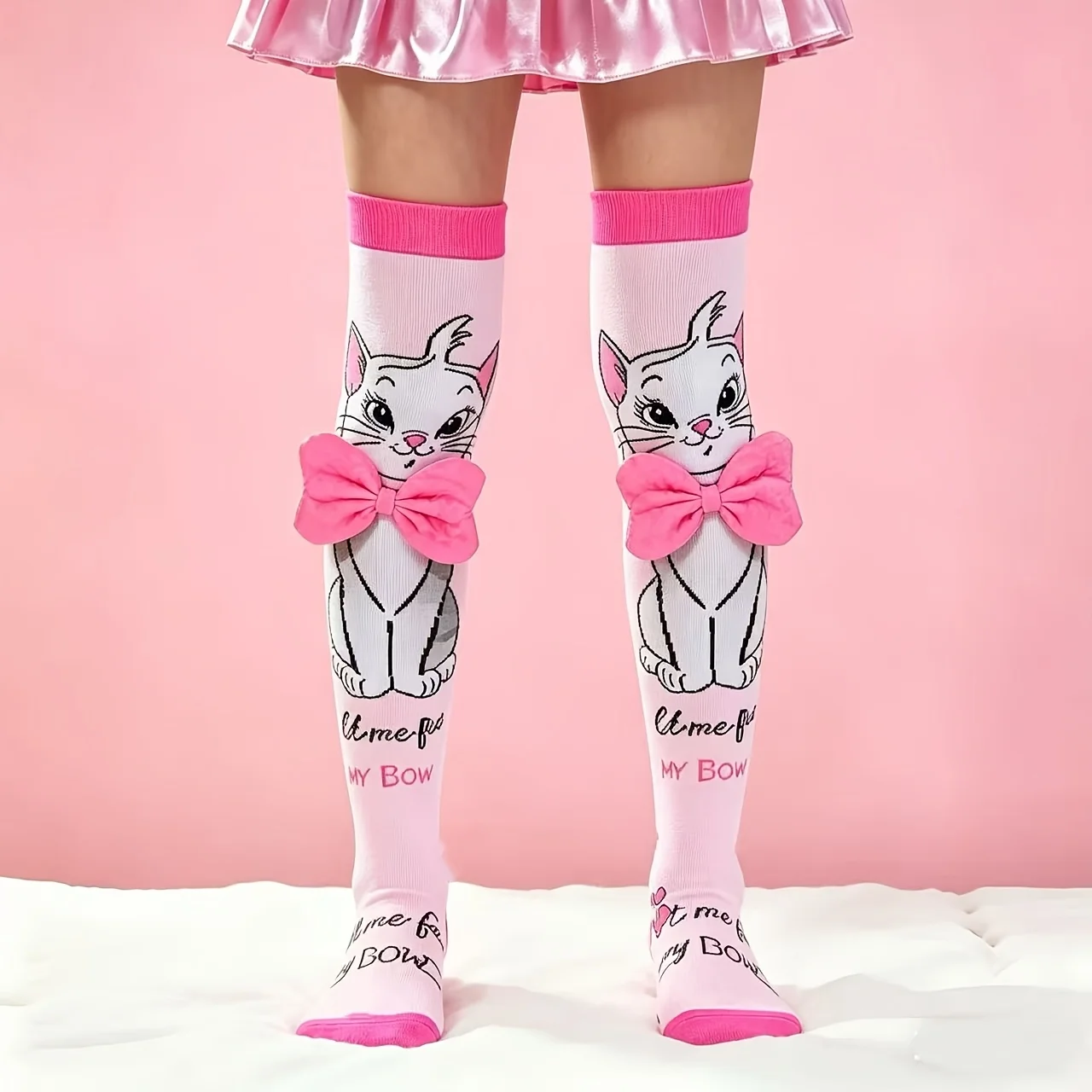 1 pair of cartoon cat girls' knee socks, playful style, high elasticity without straining their legs, with three-dimensional bow view 3