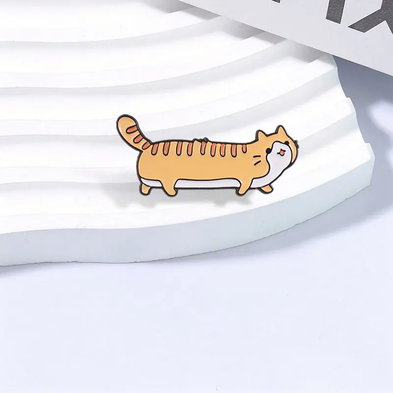 Cartoon Hotdog Loaf Cat Badge Enamel Pins Creative Cute Animal Cat Stretched Design Brooch Decor Bags Lapel Badge Jewelry Gift