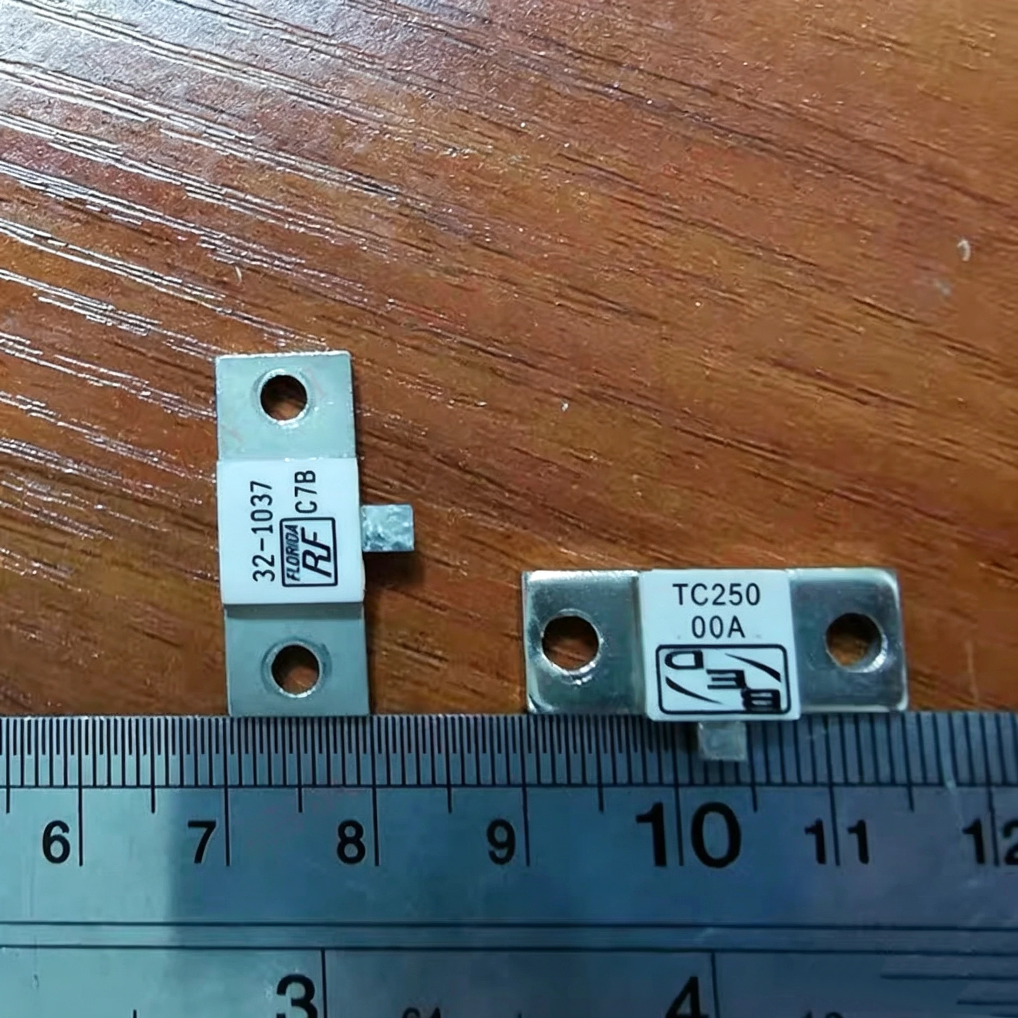 Resistor de Alta Frequência de 250 Watts 50 Ohms DC-2.0GHz 32-1037 Resistor de Radiofrequência TC250 50A