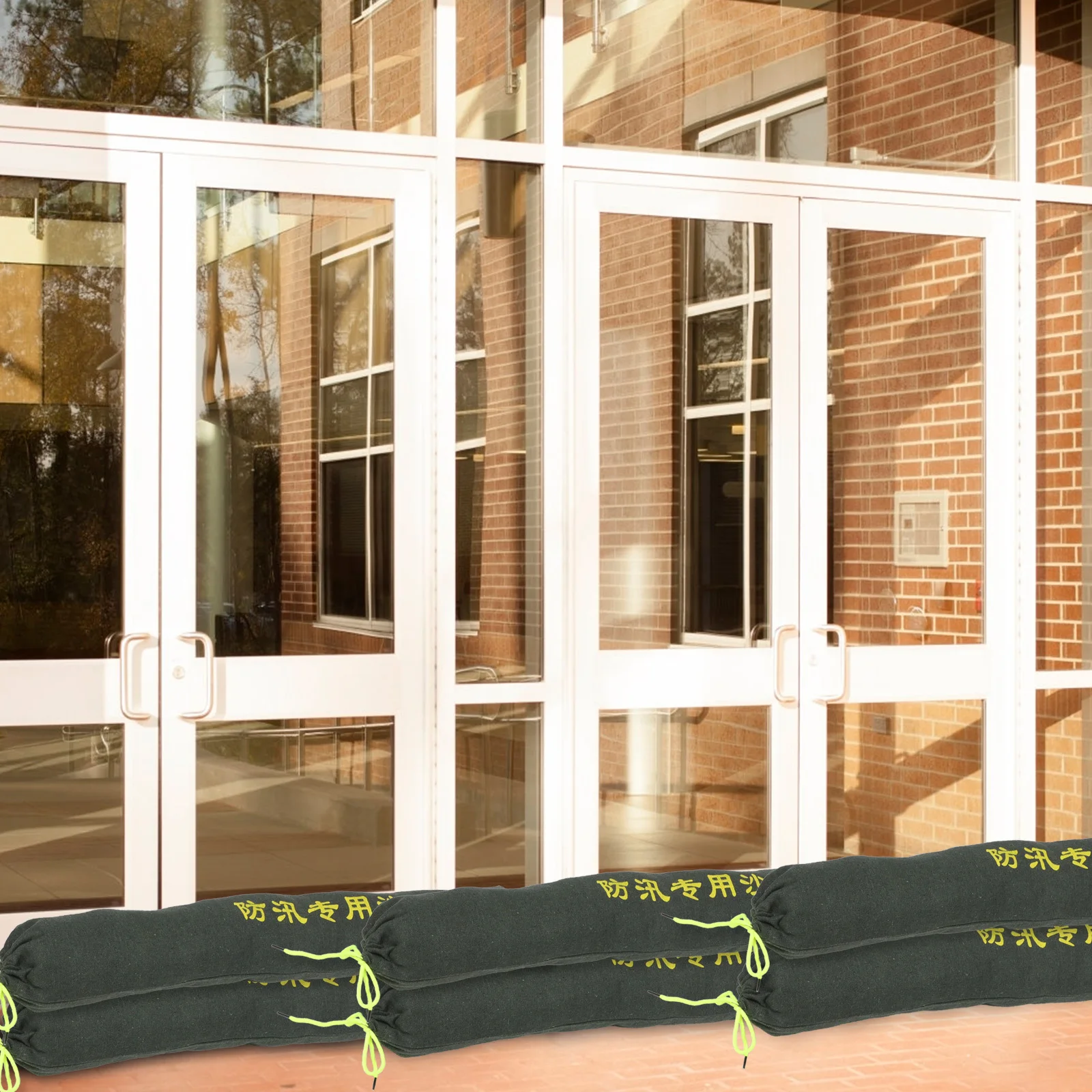 

2Pcs Flood Protection Sandbags Flexible and Convenient to Operate Drawstring Design for Effective Water Blocking