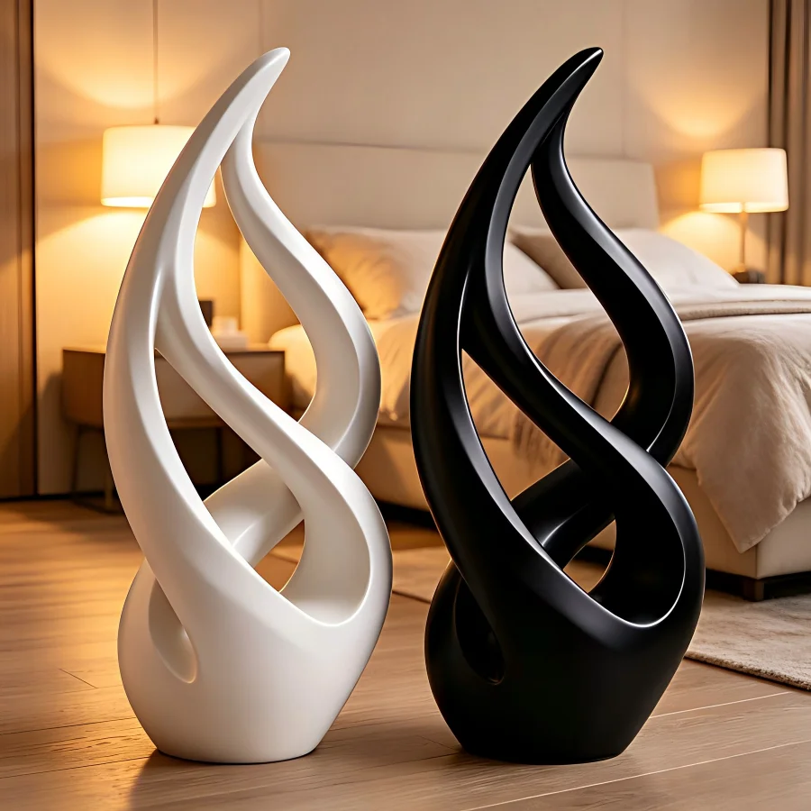 Bedruckte Leichte Luxus-Kunstskulptur, aus Kunststoff in Schwarz und Weiß, ist der perfekte Dekorationsartikel für Schlafzimmer, Vi