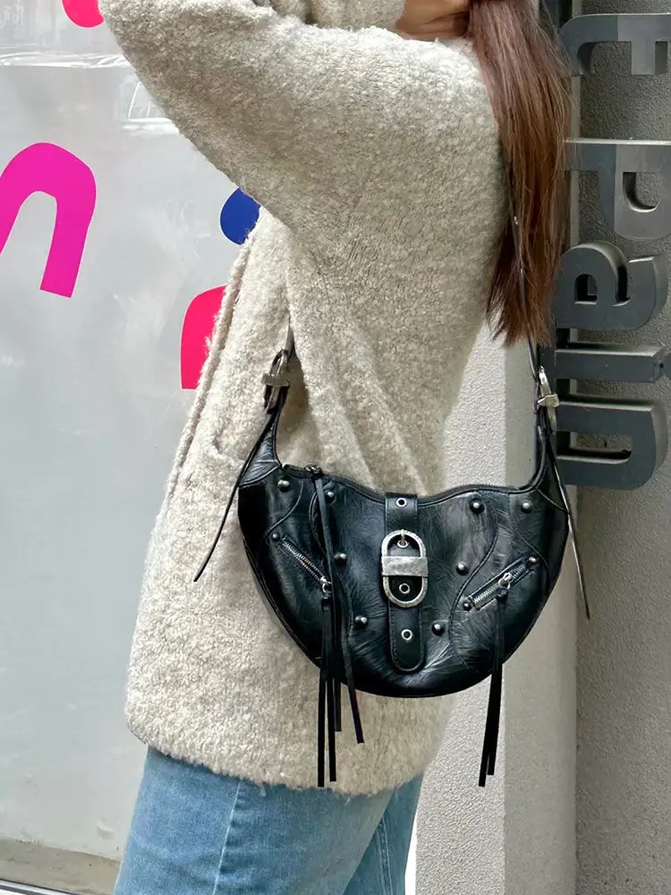 Punk Retro Vintage Rivets Large Capacity Fashion Women Shoulder Crossbody Bag All Match Itabag Designer Commuting Bag