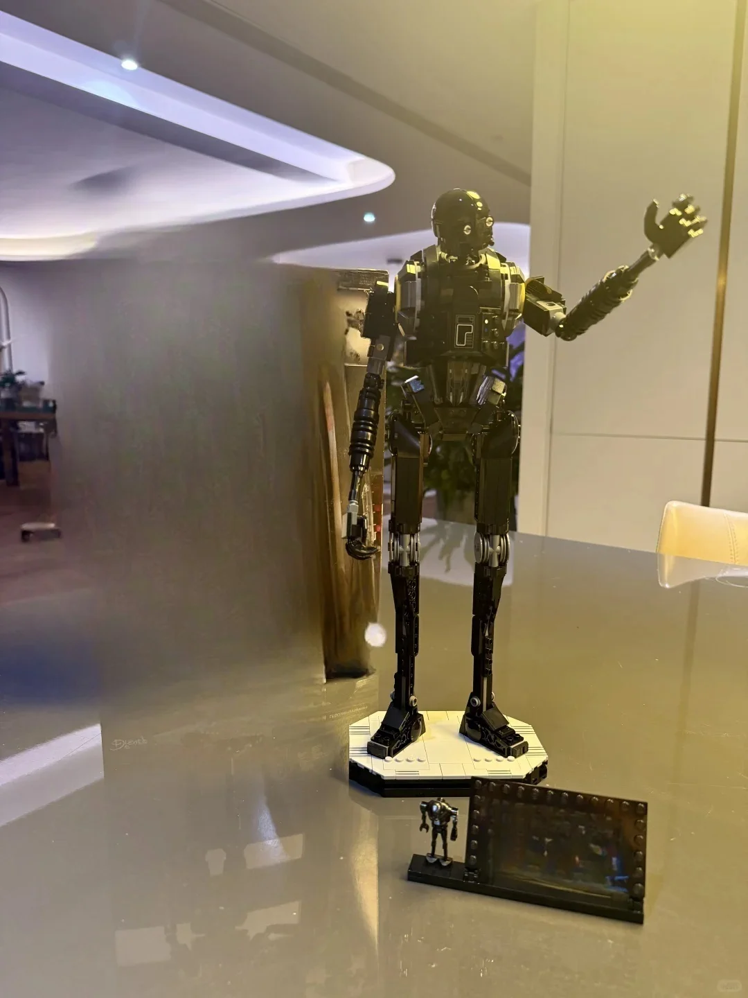 Movie Black Combat Robot Model, Home Desktop Decor Ornament, Holiday & Birthday Gift for Collectors