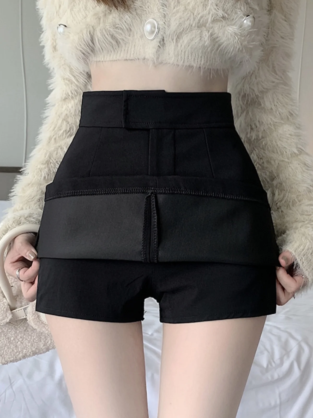 Black Thickened Autumn Winter Short Skirt Pants Women's Slim Fit High Waist A-Line Mini Skirt Fashionable Anti-Light Walking