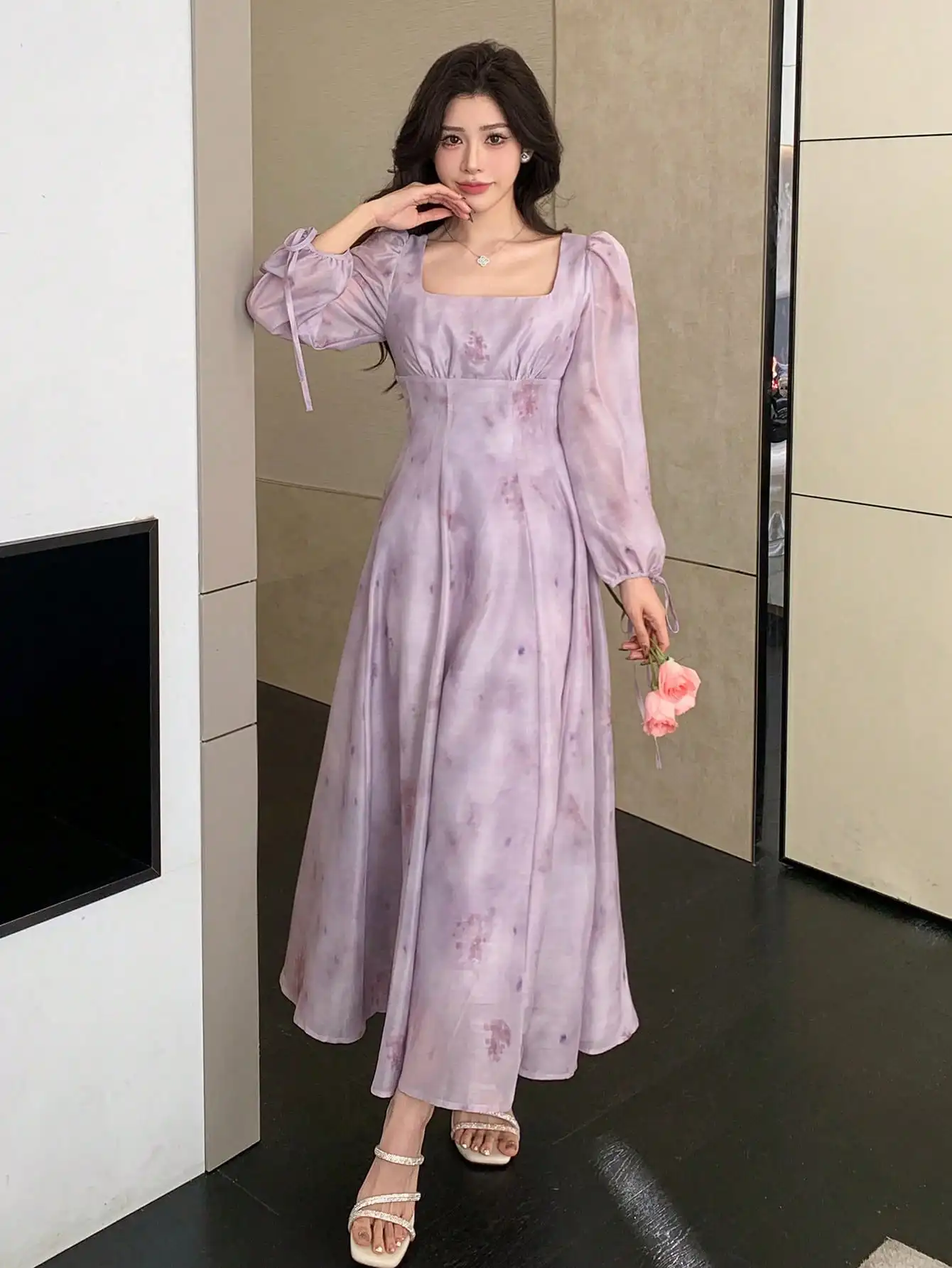 

Lavender Chiffon Square Neck Long Sleeve Maxi Dress with Floral Print