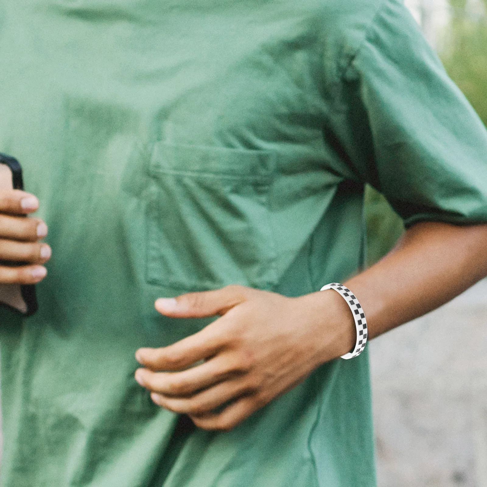 

12Pcs Checkered Silicone Wristbands Plaid Bracelets Lightweight Sports Themed Decorative Gift Racing Car Wristbands