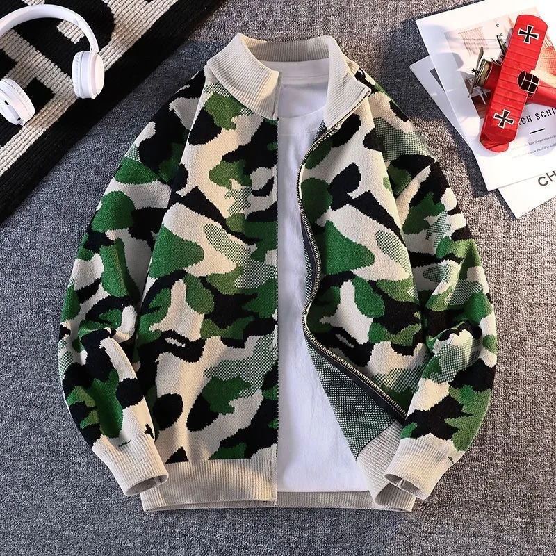 

Autumn and Winter New Trend Printed Retro Sports Thickened Warm Knitted Sweater Men's Casual Loose Large Size High-Grade Sweater